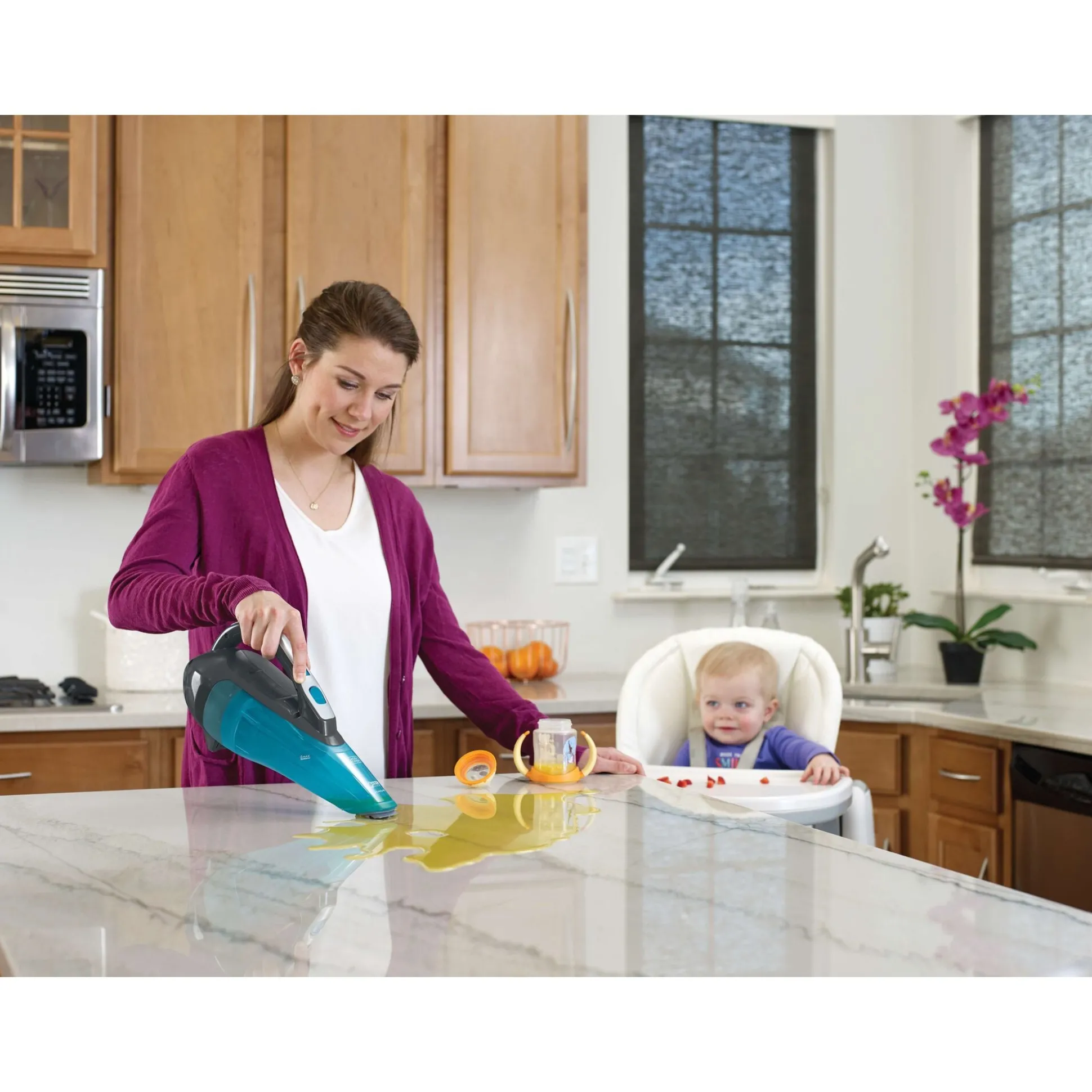 dustbuster® AdvancedClean™ Cordless Wet/Dry Handheld Vacuum