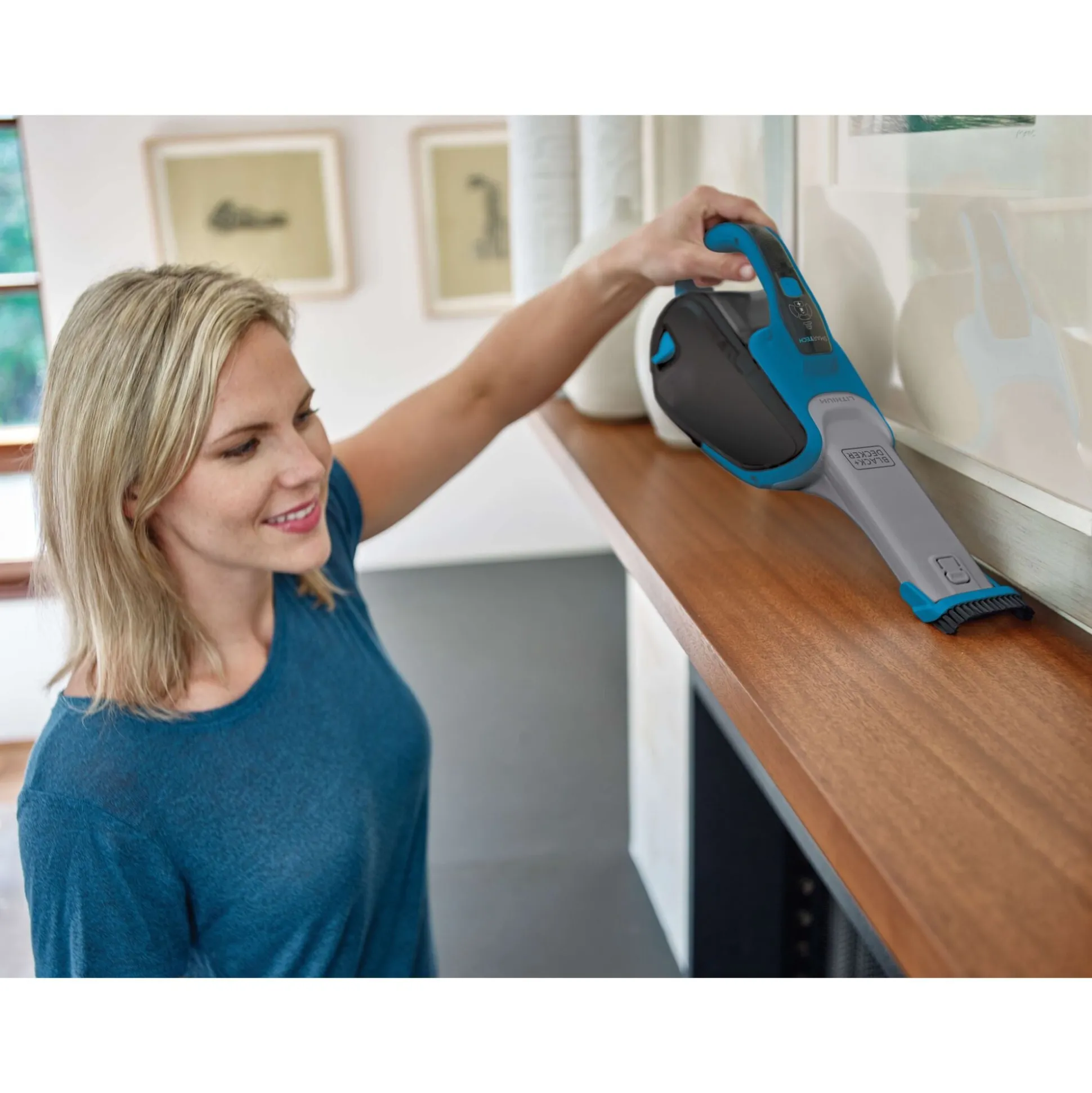 dustbuster® Hand Vacuum (Deep Ocean Blue + Base Charger with SMARTECH™)