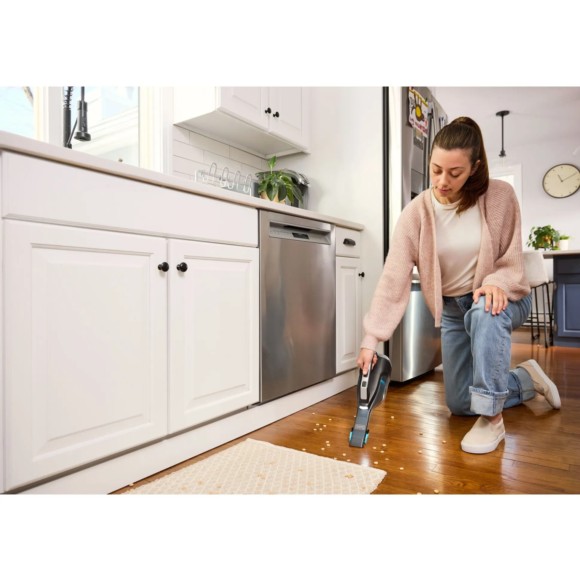 dustbuster® reveal™ Cordless Handheld Vacuum, With Jack Plug Charger