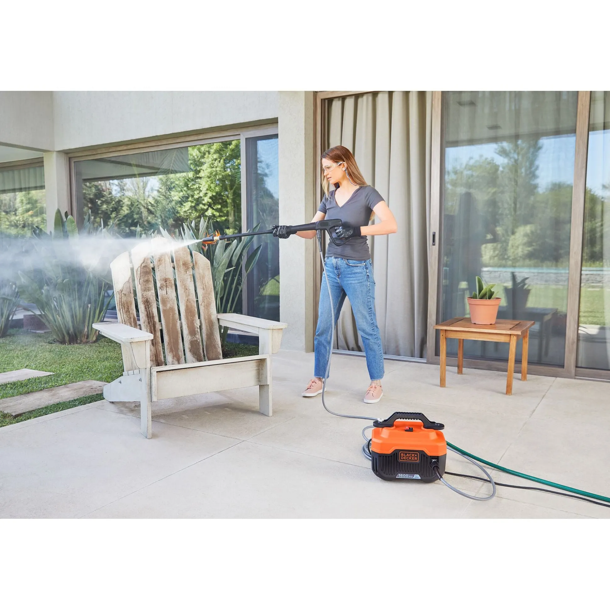 1,600 MAX psi* 1.2 gpm* Electric Cold Water Pressure Washer